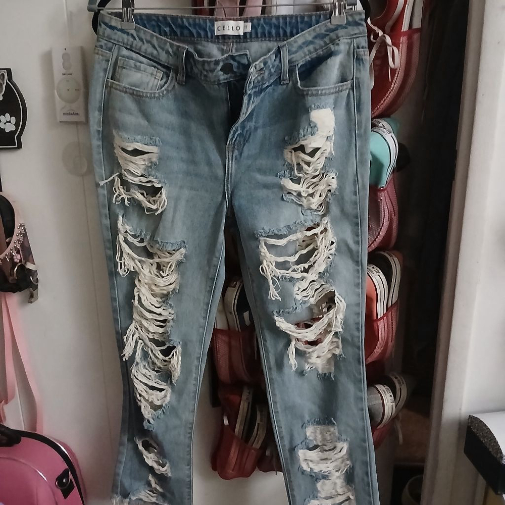 Women's Cello Light Blue Distressed Jeans Size 11